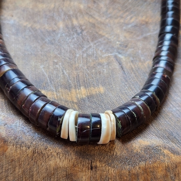 1970s Pen Shell Heishi Choker Necklace, Santo Domingo Jewelry - Picture 5 of 14
